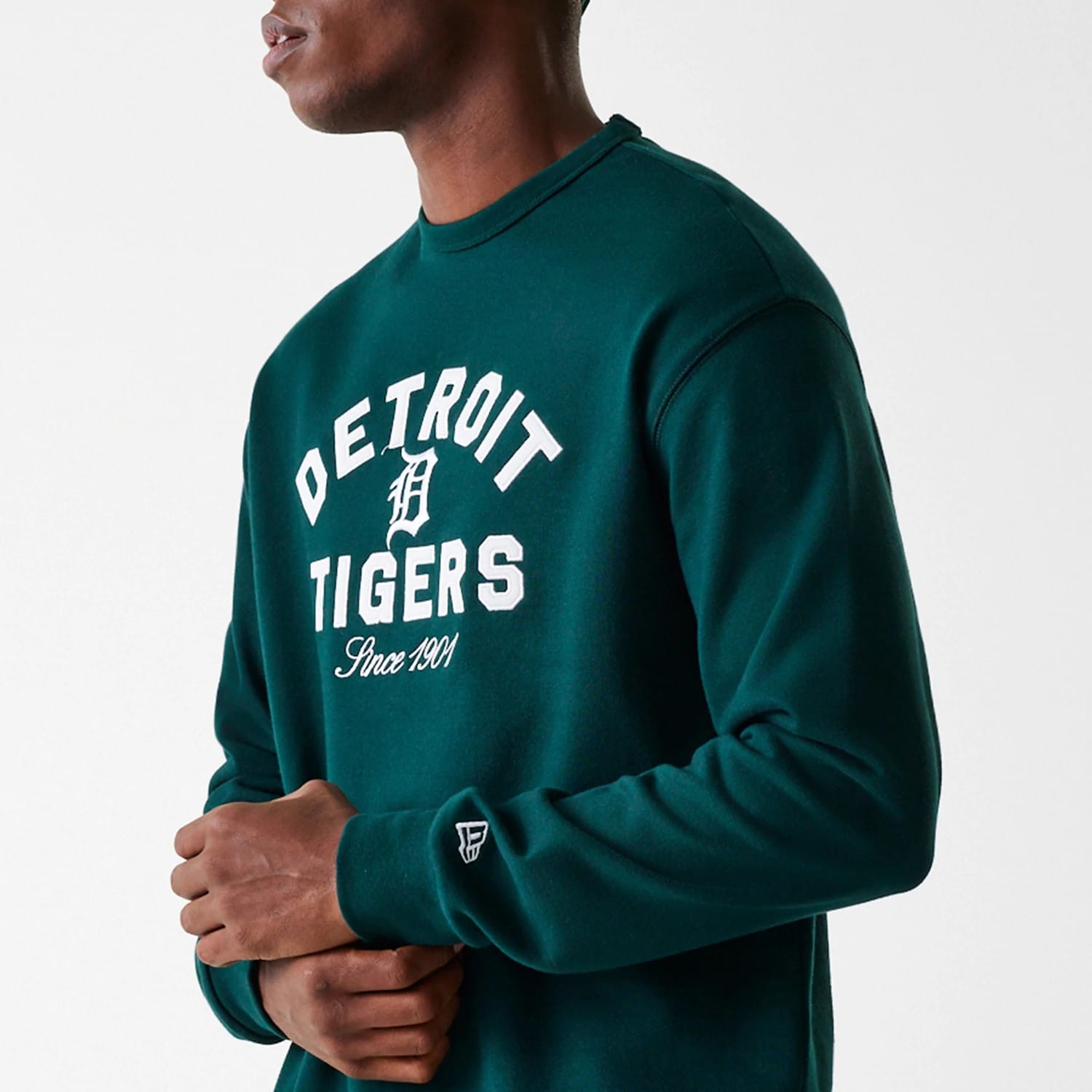 Hoodies & Sweatshirts