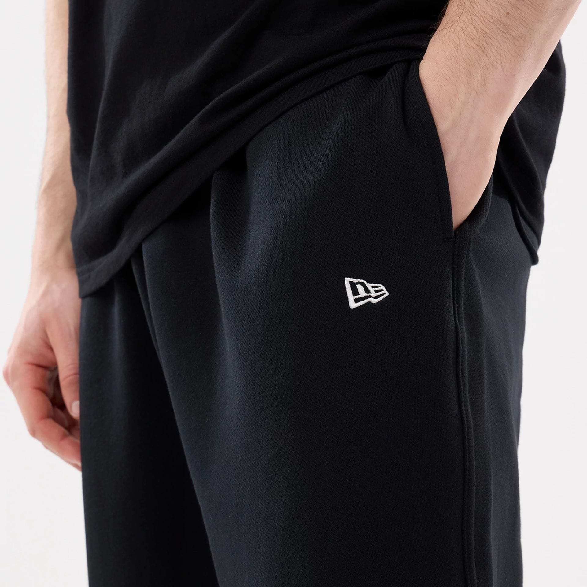 New Era Black Straight Legged Joggers-kentox