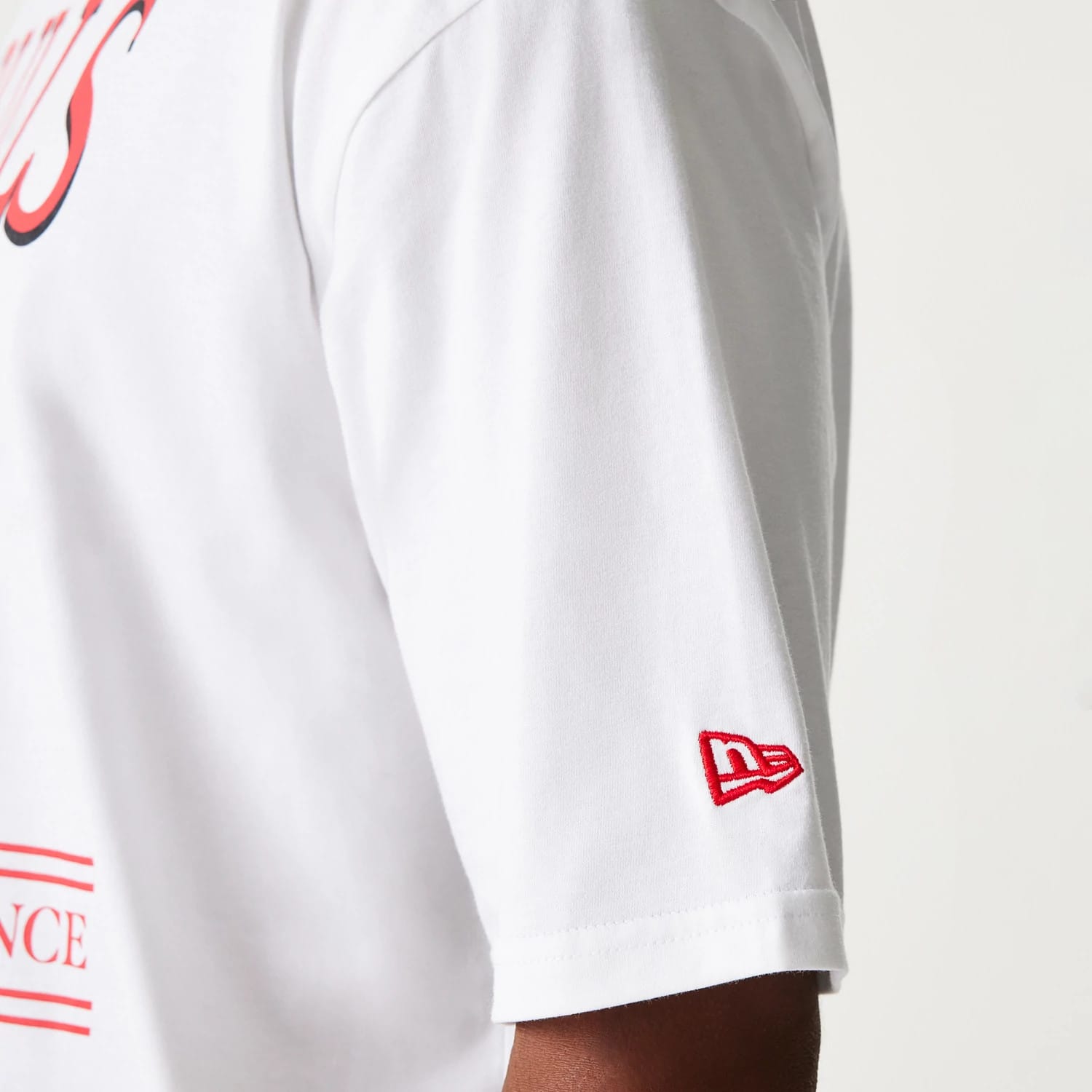 Chicago Bulls NBA Team Graphic White Oversized T-Shirt-kentox