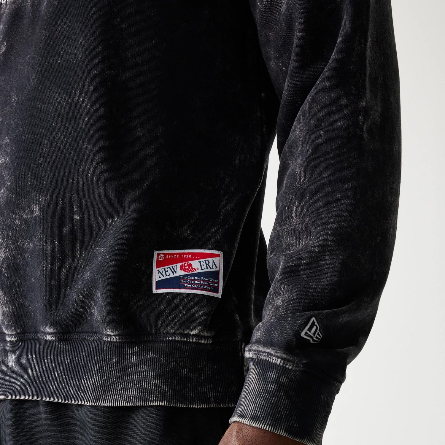 Las Vegas Raiders NFL Throwback Black Crew Neck Sweater-kentox