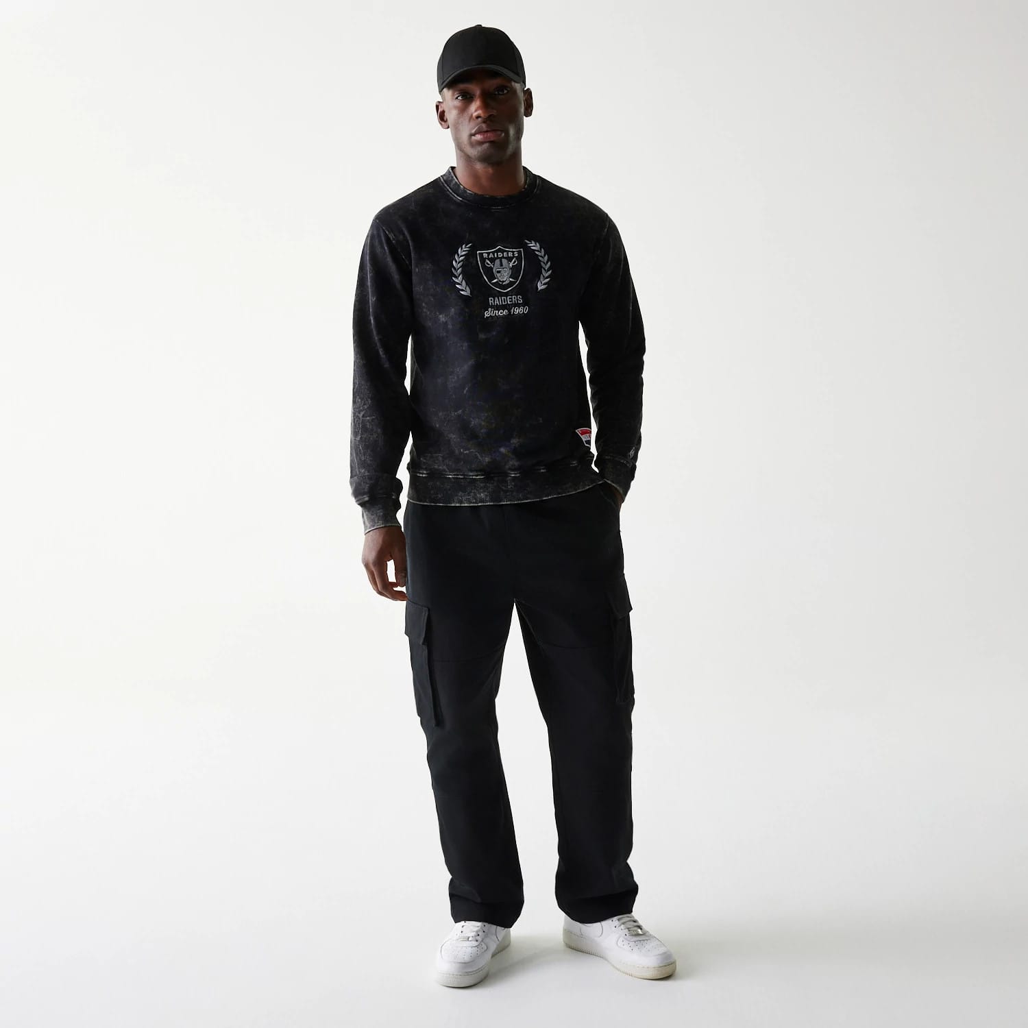 Las Vegas Raiders NFL Throwback Black Crew Neck Sweater-kentox