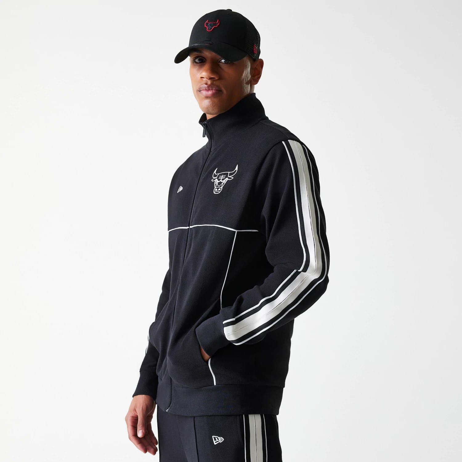 Chicago Bulls NBA Outline Black Track Jacket-kentox
