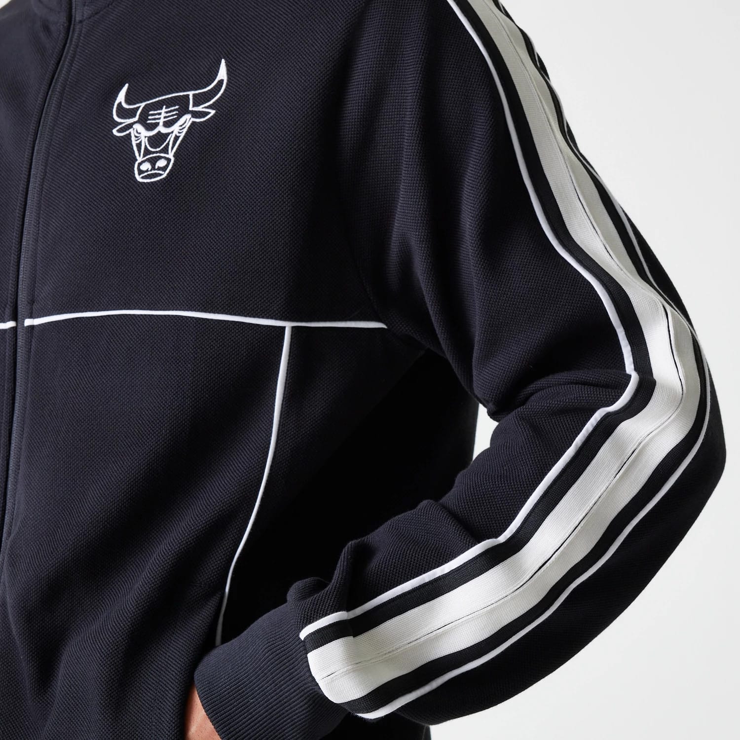 Chicago Bulls NBA Outline Black Track Jacket-kentox