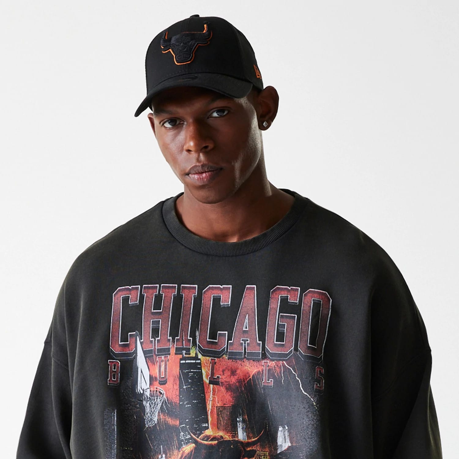Chicago Bulls NBA Washed Graphic Grey Oversized Crew Neck Sweater-kentox