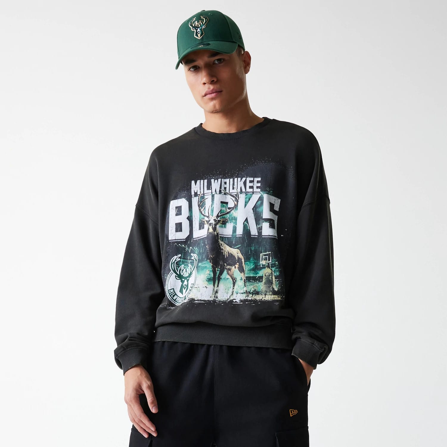 Milwaukee Bucks NBA Washed Graphic Grey Oversized Crew Neck Sweater-kentox
