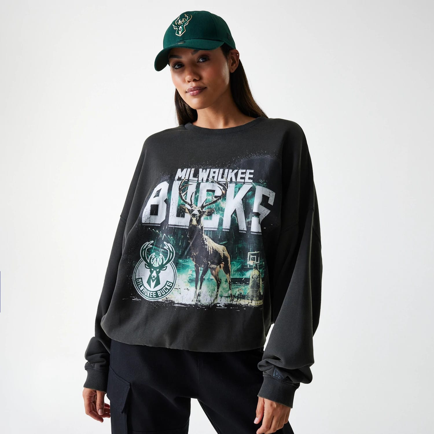 Milwaukee Bucks NBA Washed Graphic Grey Oversized Crew Neck Sweater-kentox