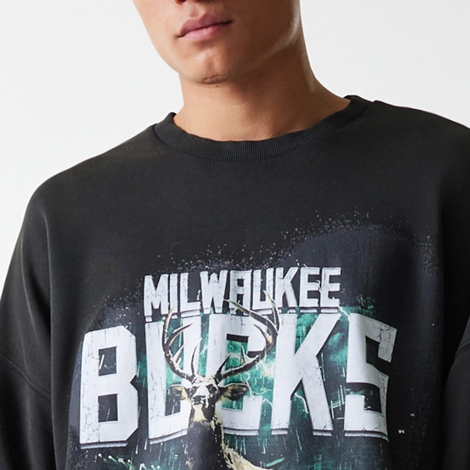 Milwaukee Bucks NBA Washed Graphic Grey Oversized Crew Neck Sweater-kentox
