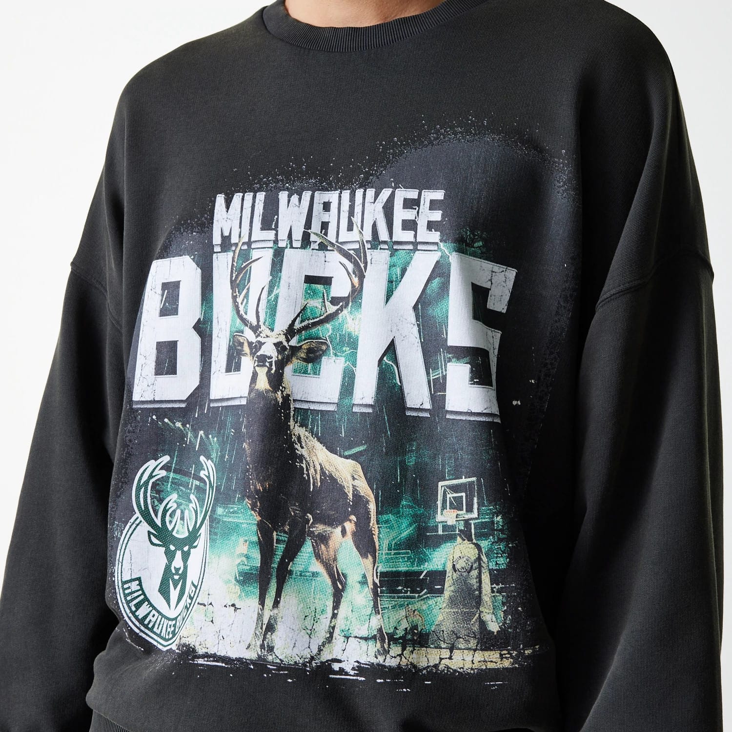 Milwaukee Bucks NBA Washed Graphic Grey Oversized Crew Neck Sweater-kentox