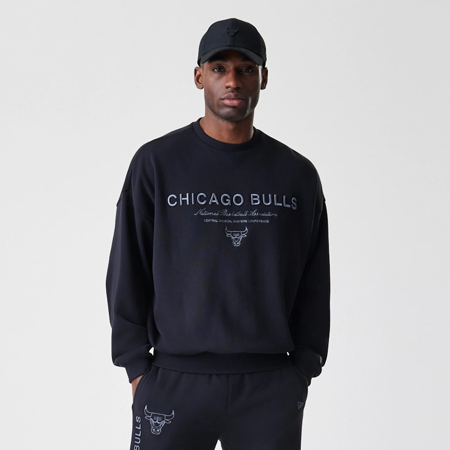 Chicago Bulls NBA Linear Black Crew Neck Sweater-kentox