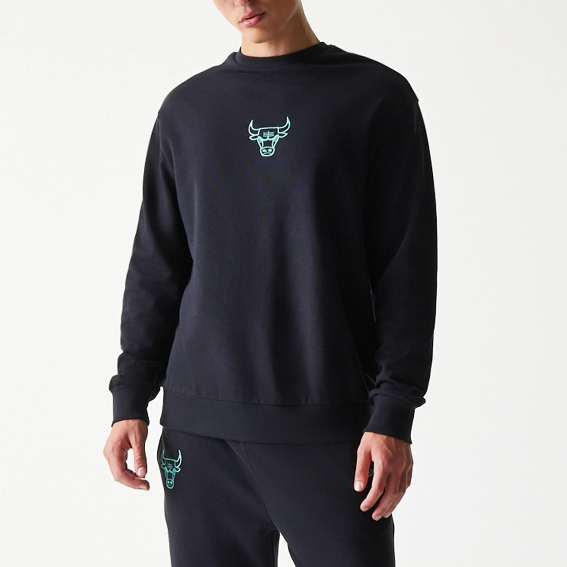 Chicago Bulls NBA Black Oversized Crew Neck Sweater-kentox