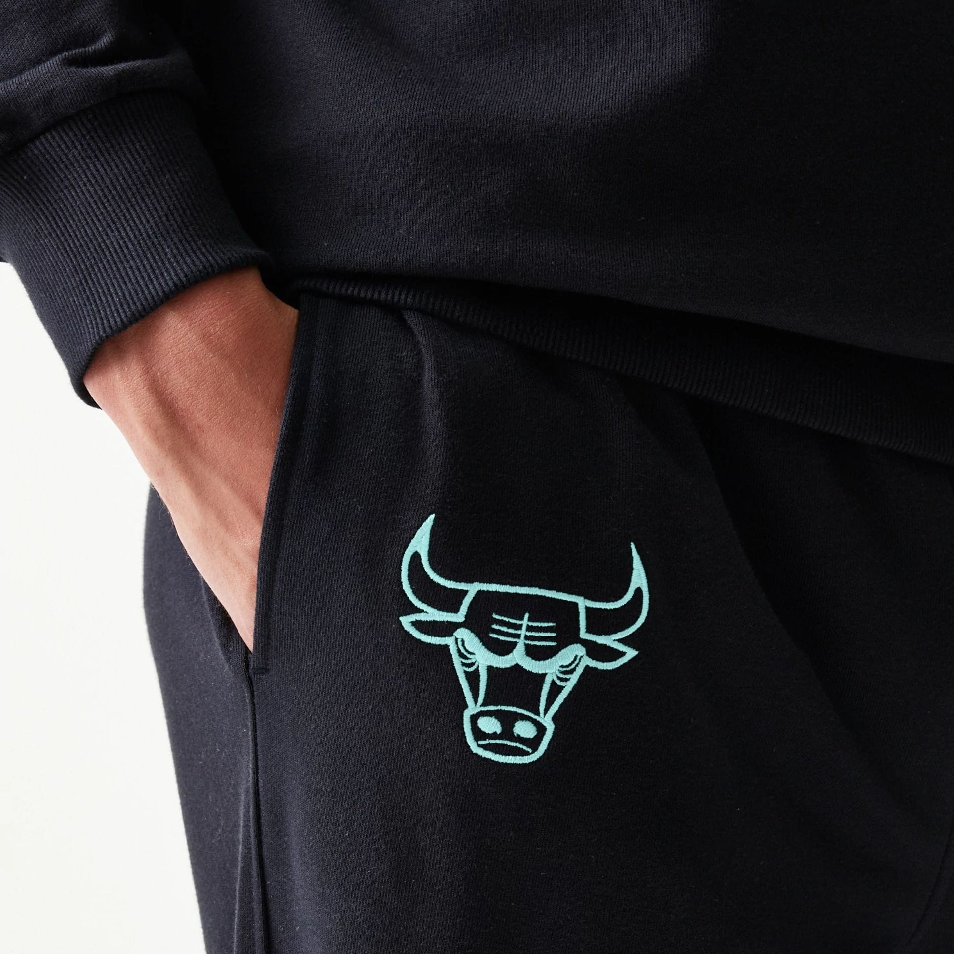 Chicago Bulls NBA League Essential Black Joggers-kentox