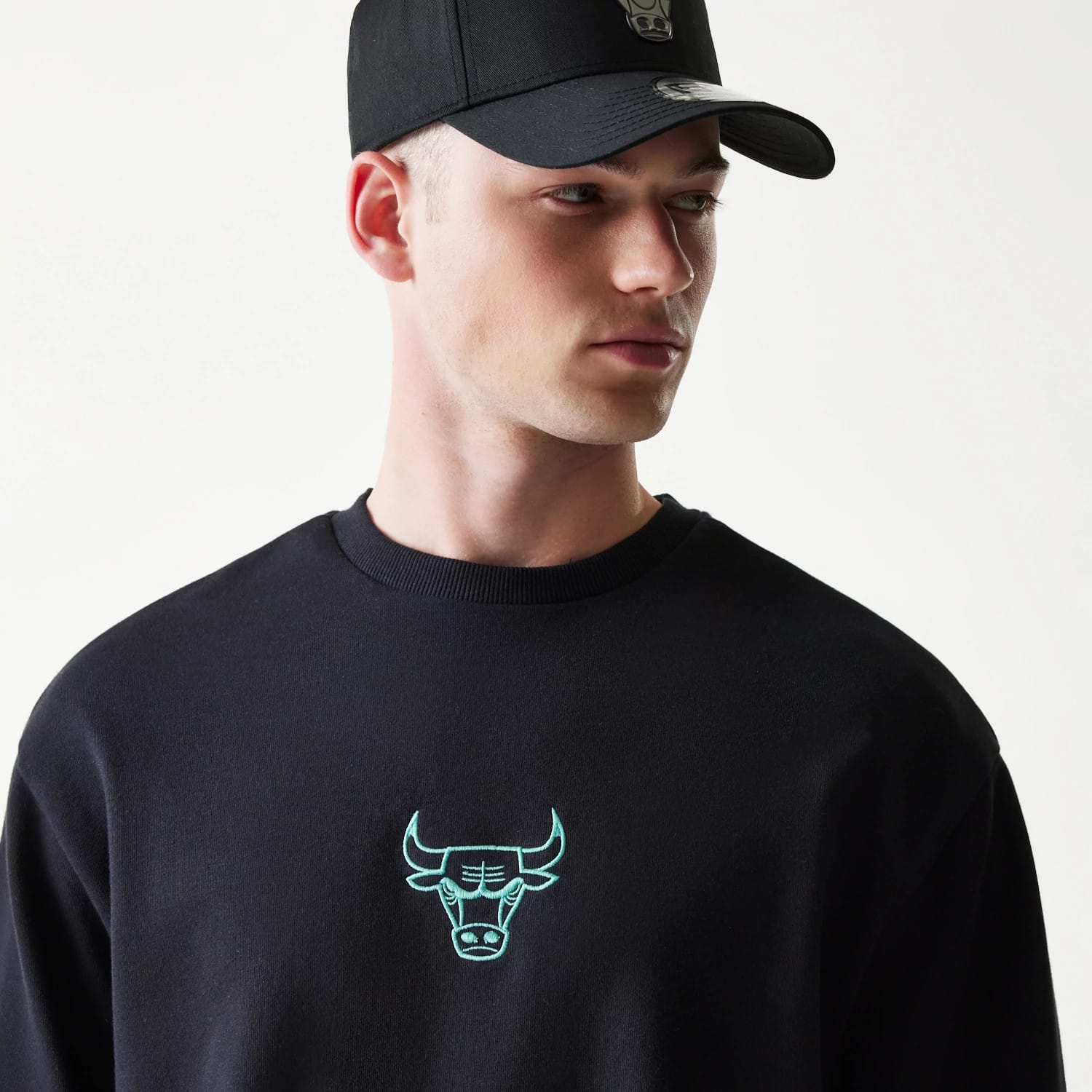 Chicago Bulls NBA Black Oversized Crew Neck Sweater-kentox