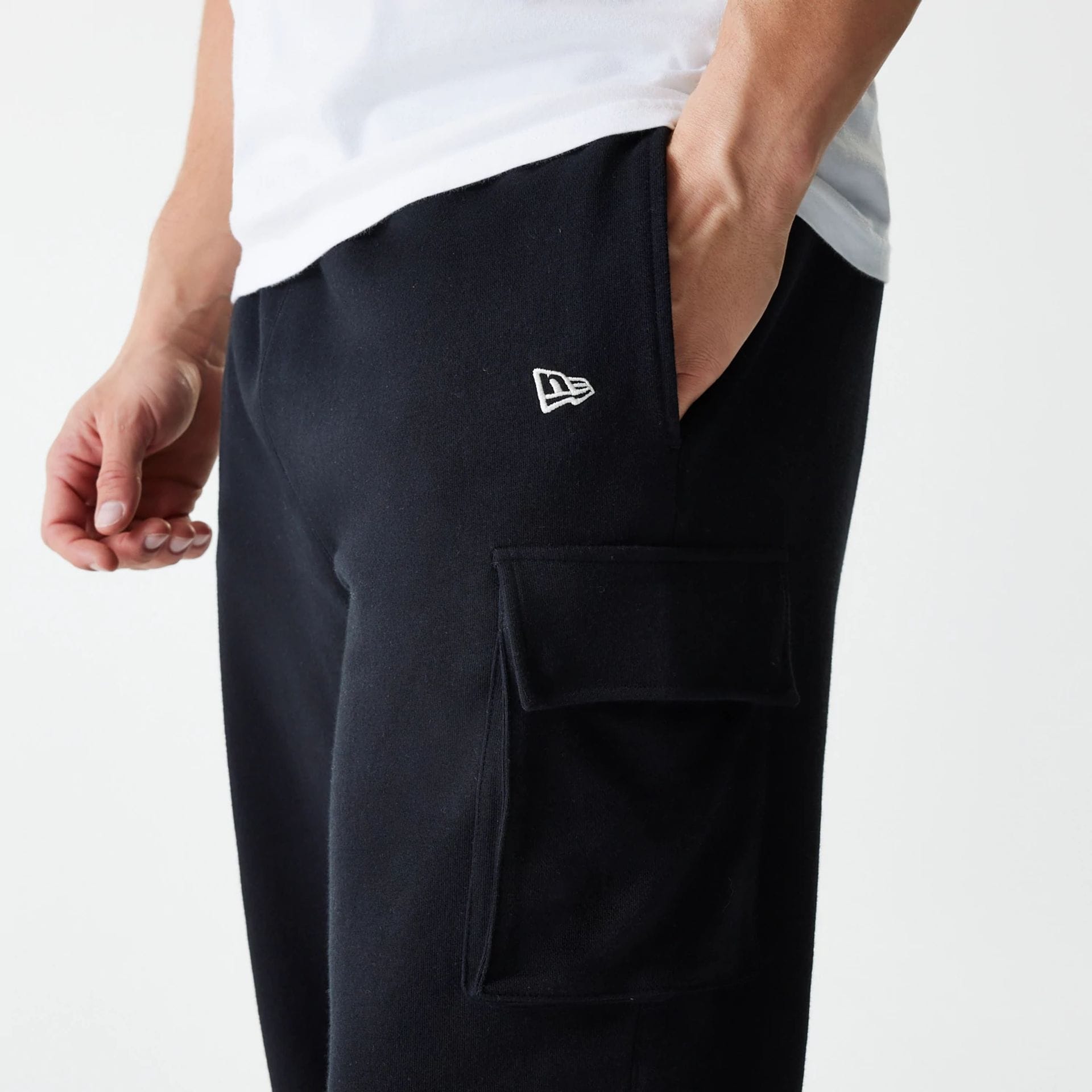 New Era Black Cargo Joggers-kentox