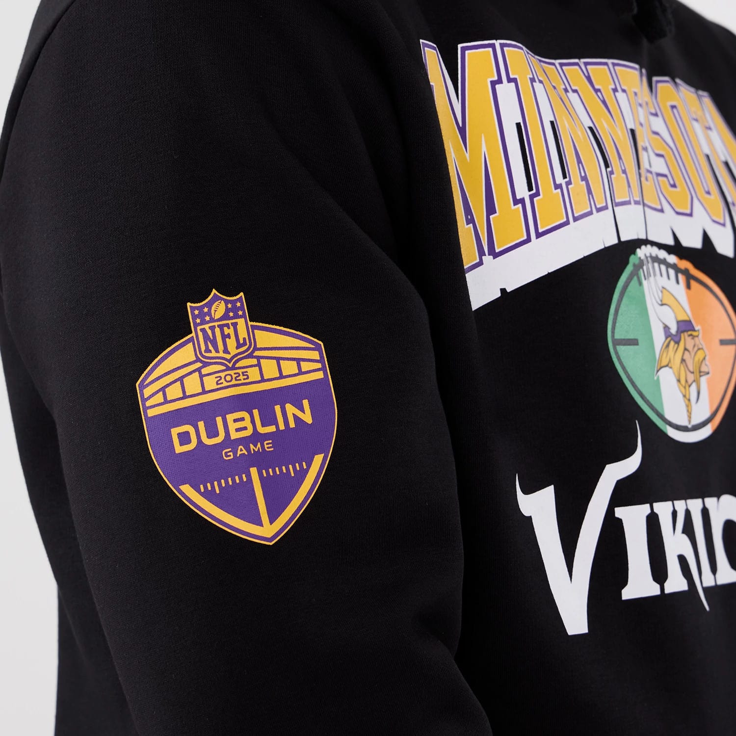 Minnesota Vikings NFL International Series Games 2025 Black Pullover Hoodie-kentox
