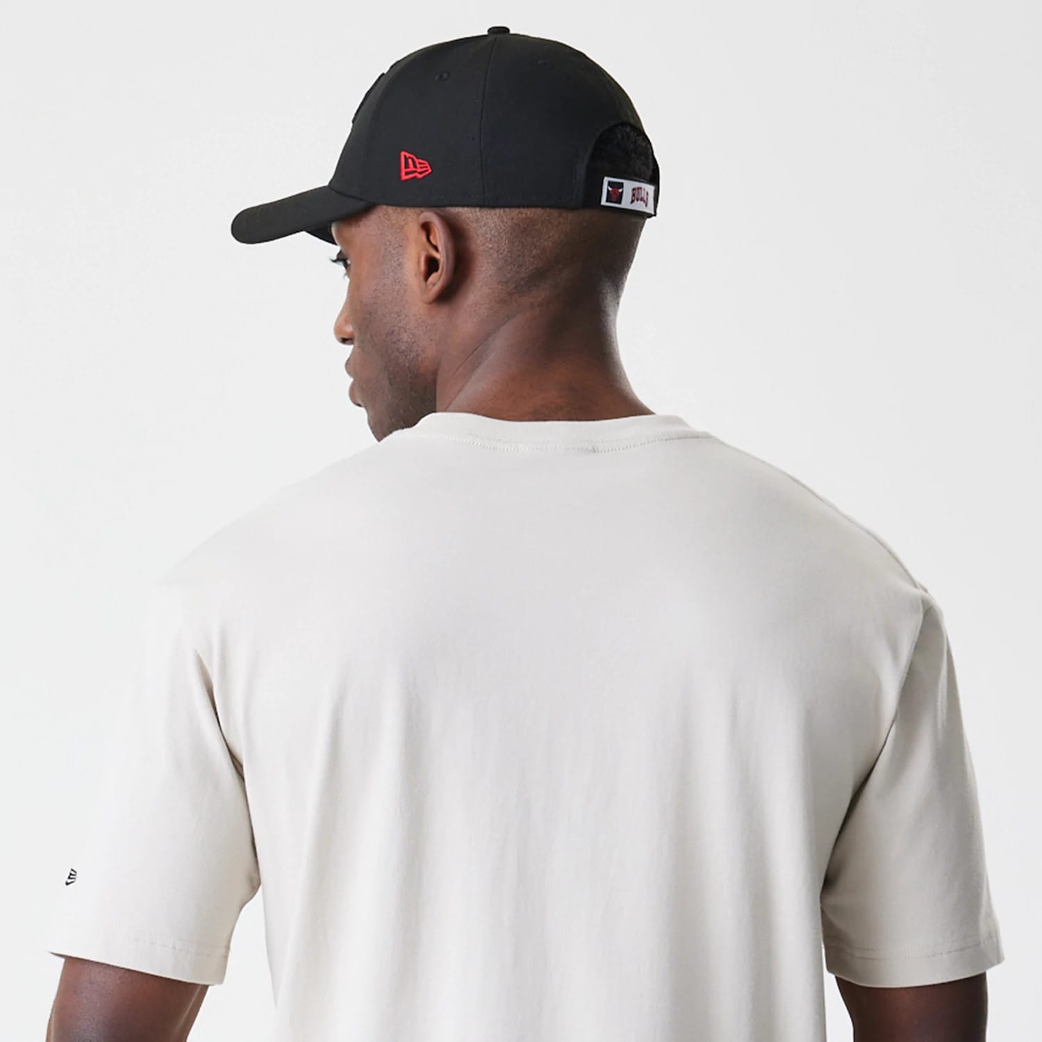 Chicago Bulls Modern Driver Light Beige T-Shirt-kentox - Image 5