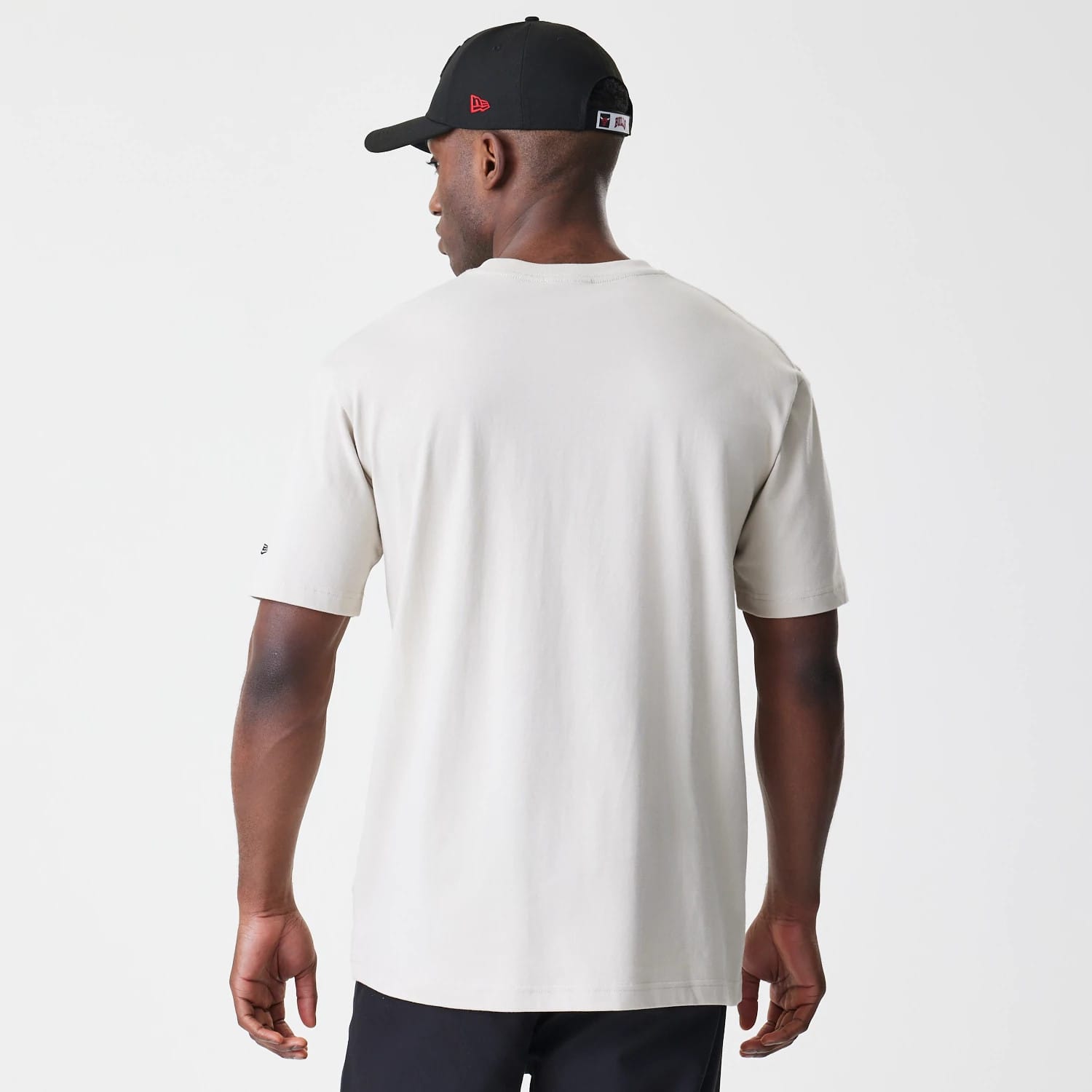 Chicago Bulls Modern Driver Light Beige T-Shirt-kentox - Image 2
