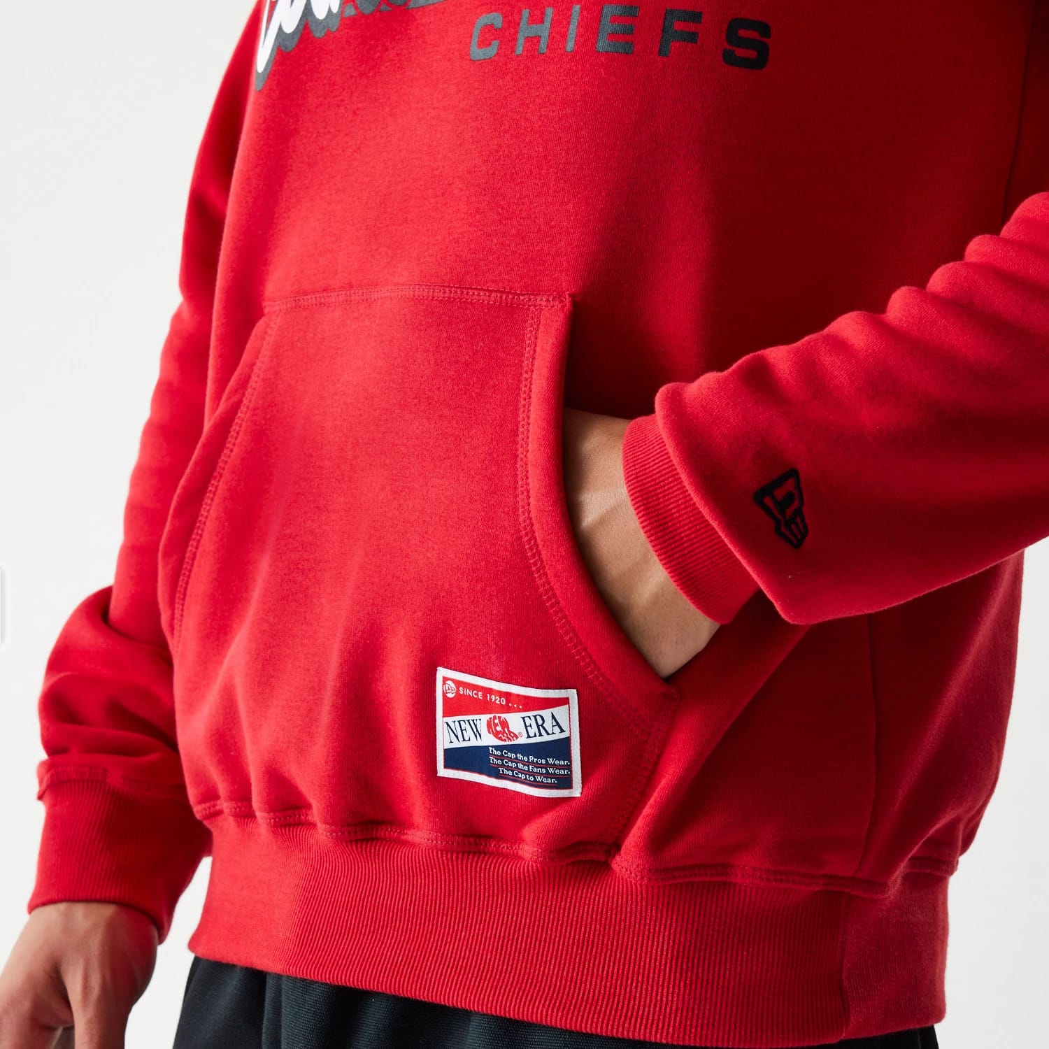 Kansas City Chiefs NFL Throwback Red Pullover Hoodie-kentox - Image 4
