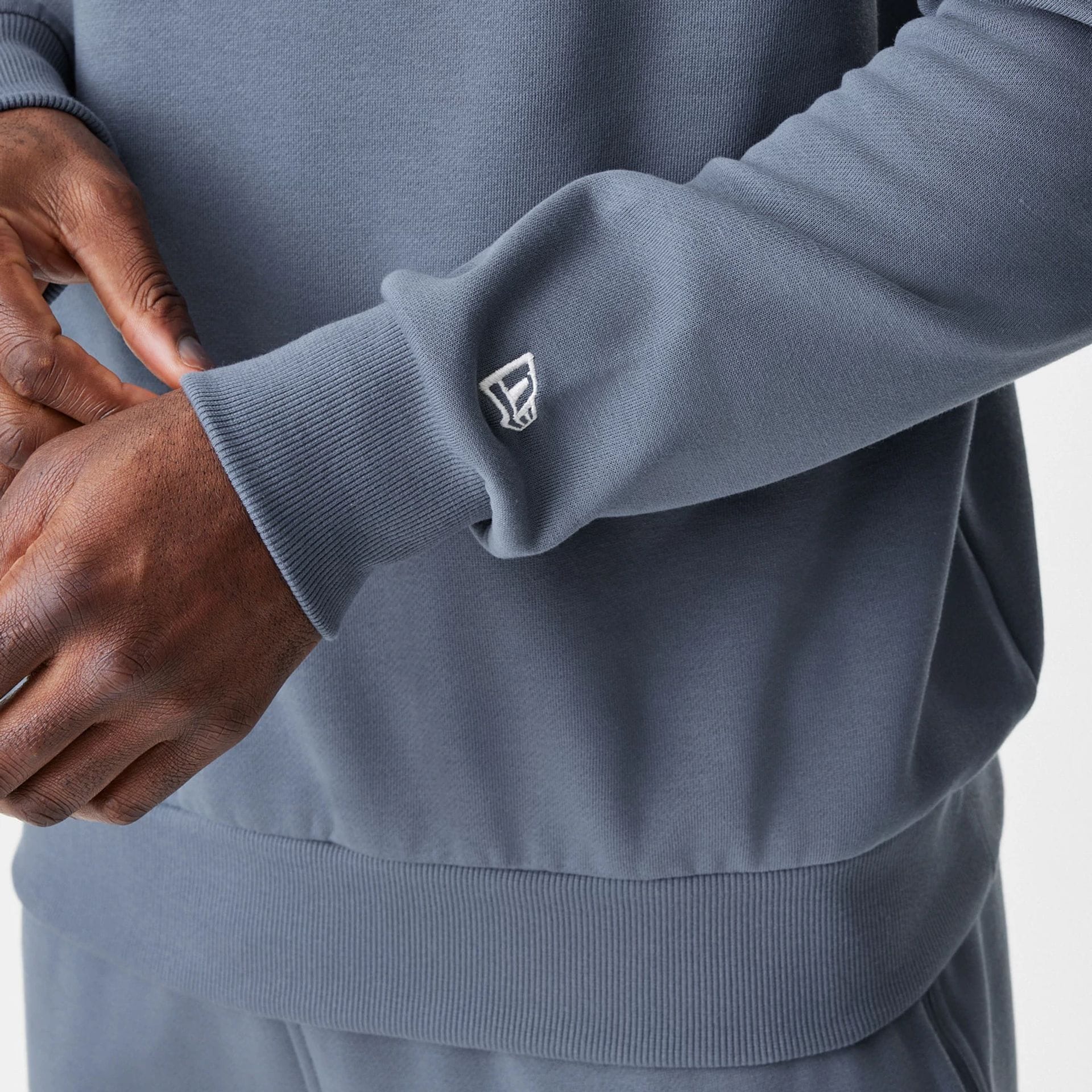 LA Dodgers MLB Midi League Essential Dark Grey Oversized Crew Neck Sweater-kentox - Image 4