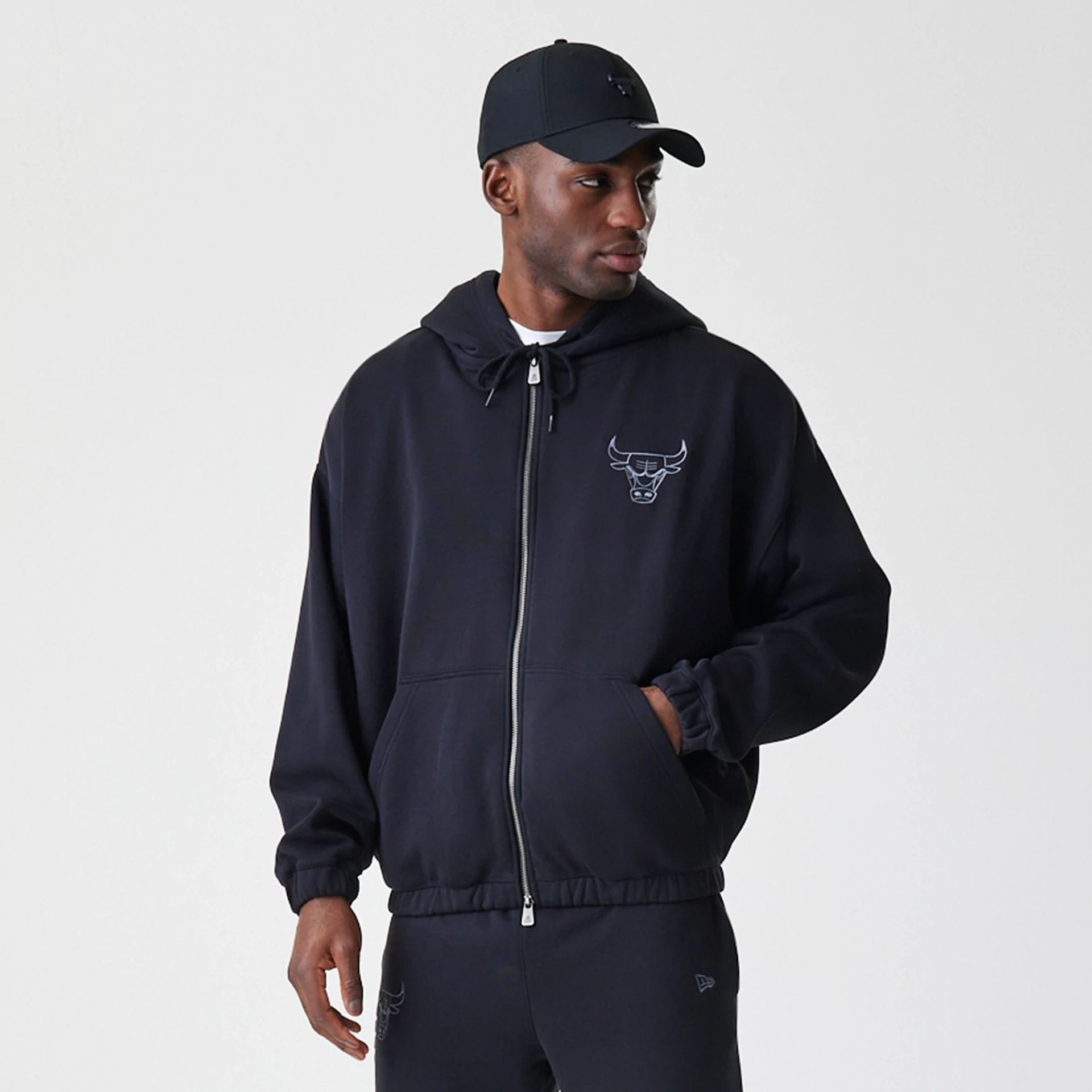 Chicago Bulls NBA Linear Black Oversized Full Zip Hoodie-kentox - Image 3