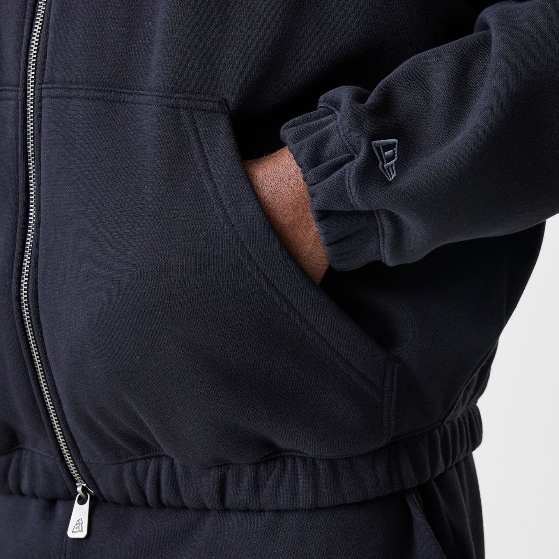 Chicago Bulls NBA Linear Black Oversized Full Zip Hoodie-kentox - Image 5
