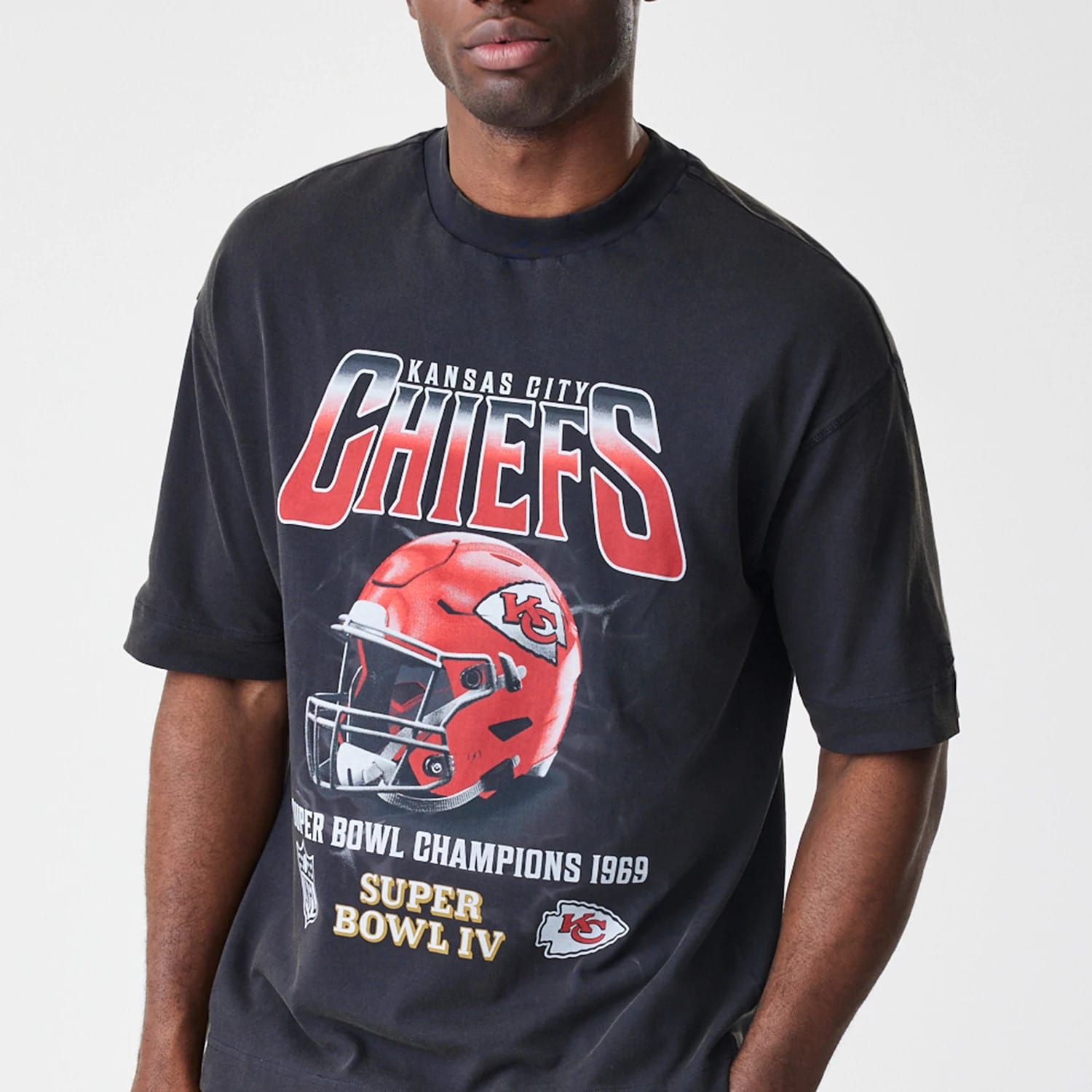Kansas City Chiefs NFL Washed Boxy Black Oversized T-Shirt-kentox - Image 3