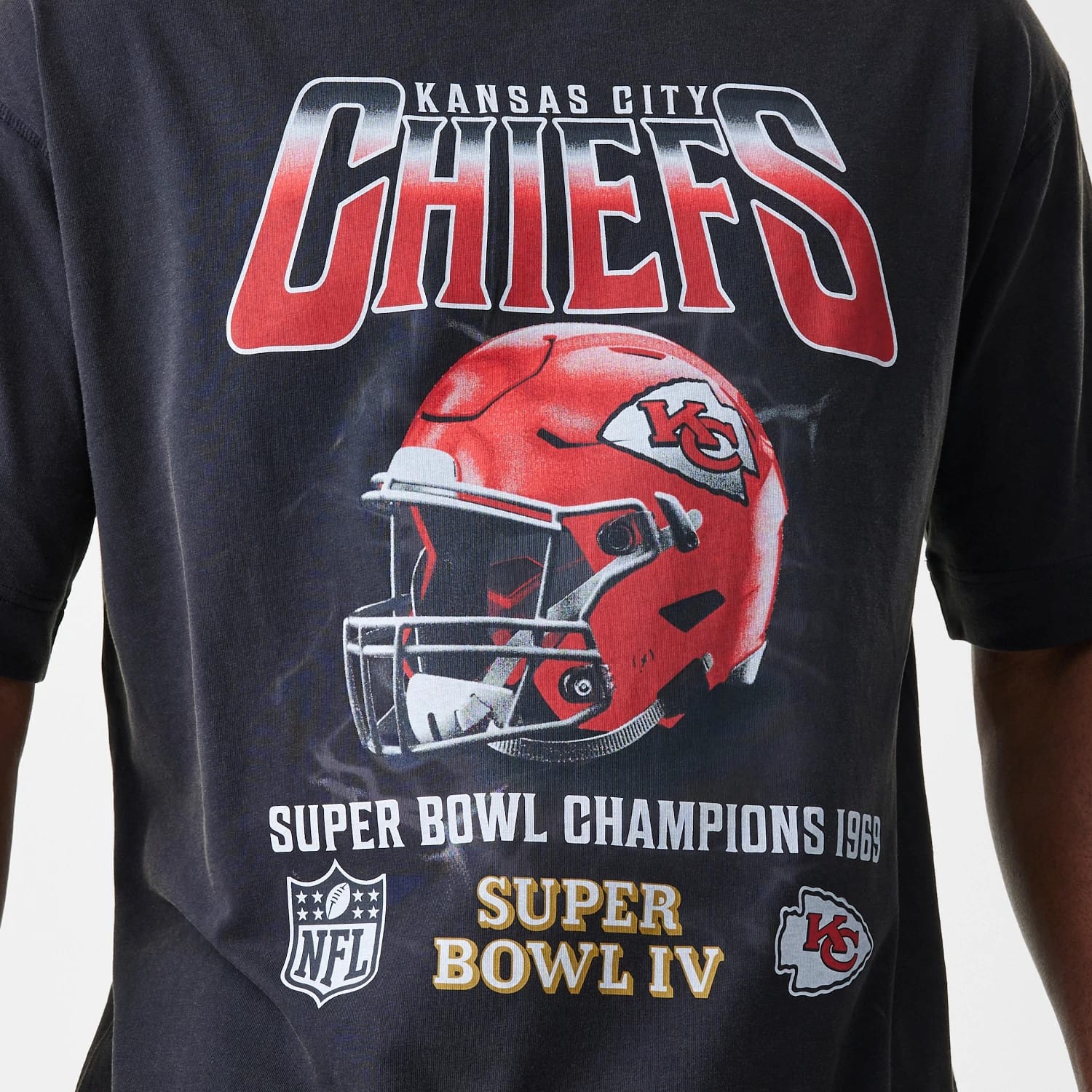 Kansas City Chiefs NFL Washed Boxy Black Oversized T-Shirt-kentox - Image 4