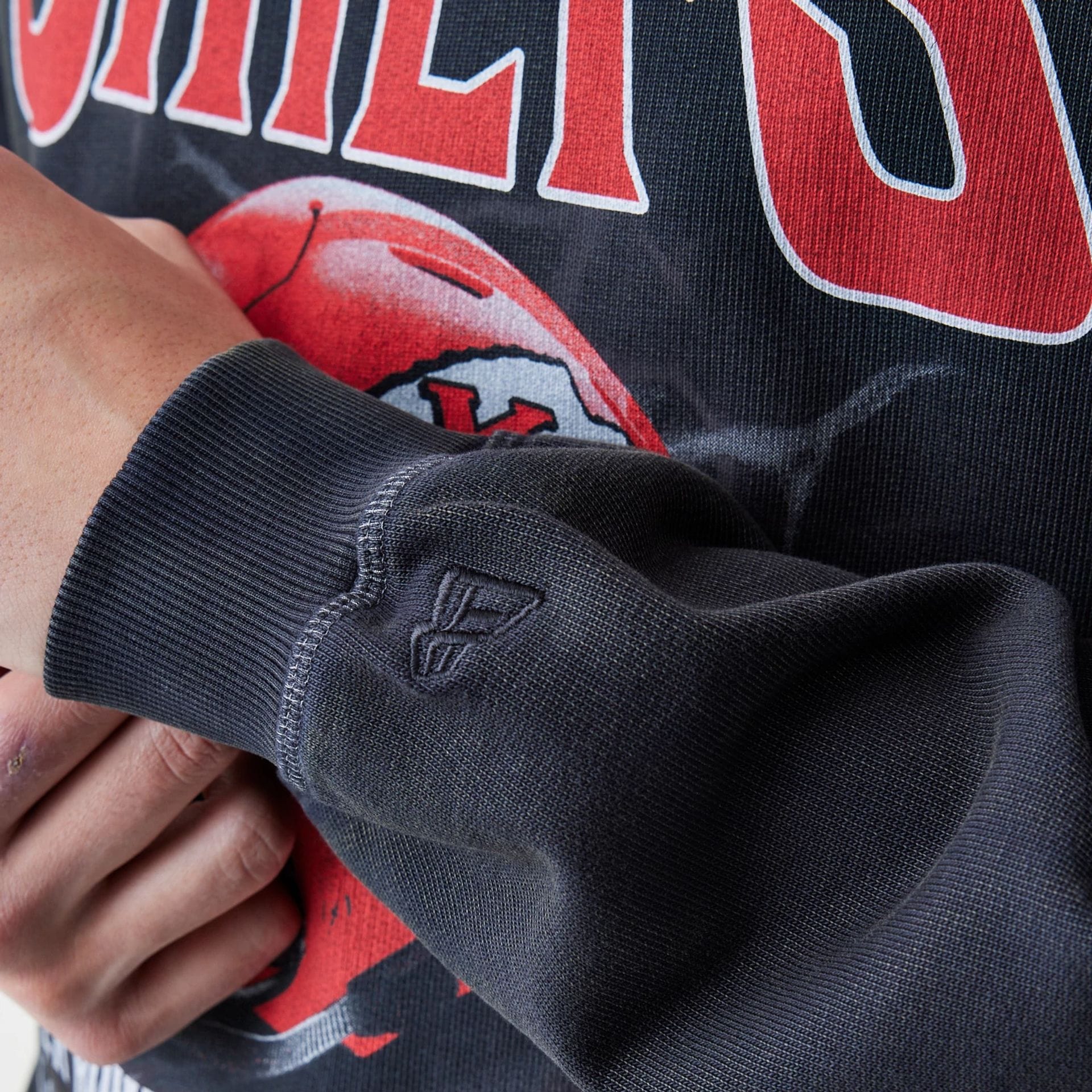 Kansas City Chiefs NFL Washed Boxy Black Oversized Crew Neck Sweater-kentox - Image 5