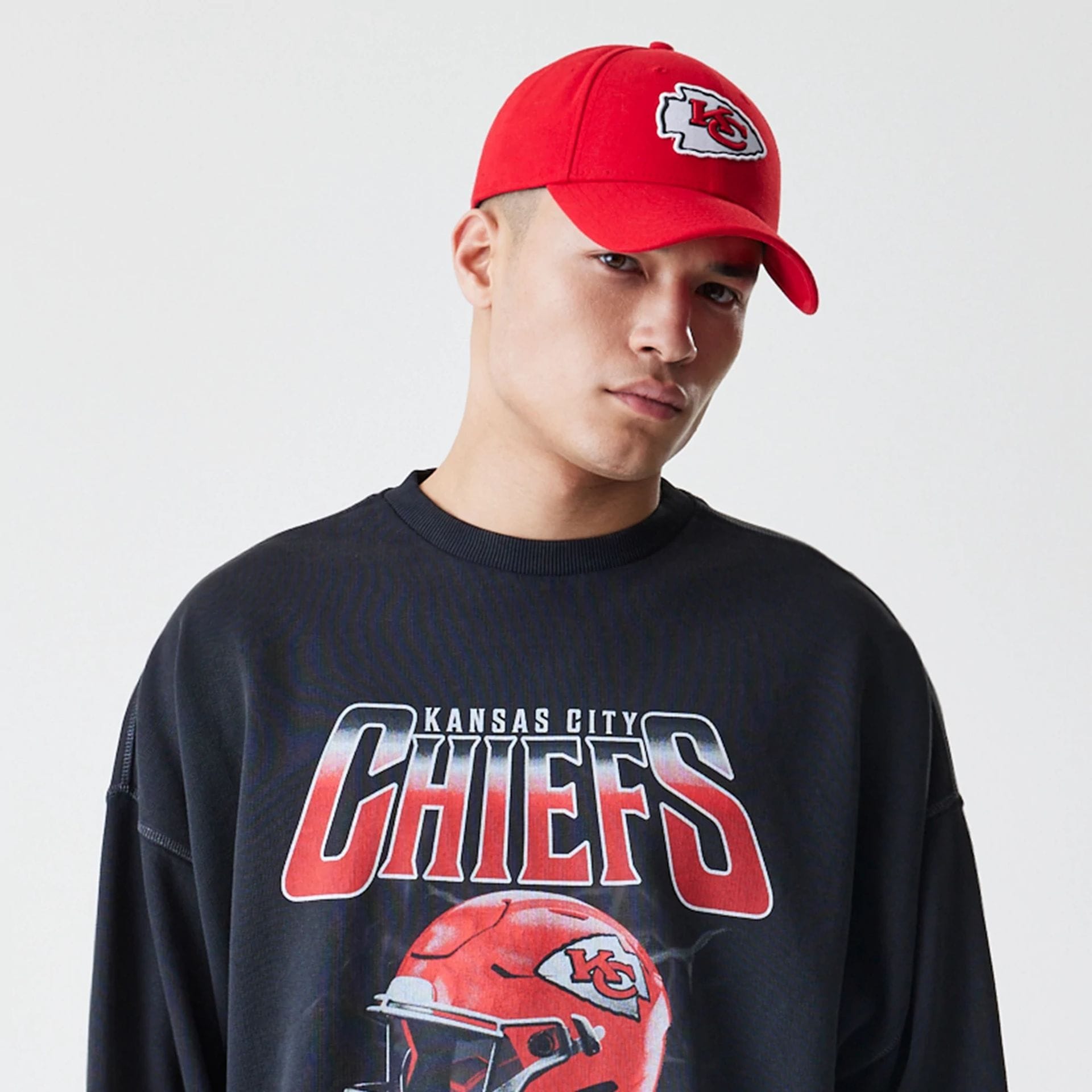 Kansas City Chiefs NFL Washed Boxy Black Oversized Crew Neck Sweater-kentox - Image 6