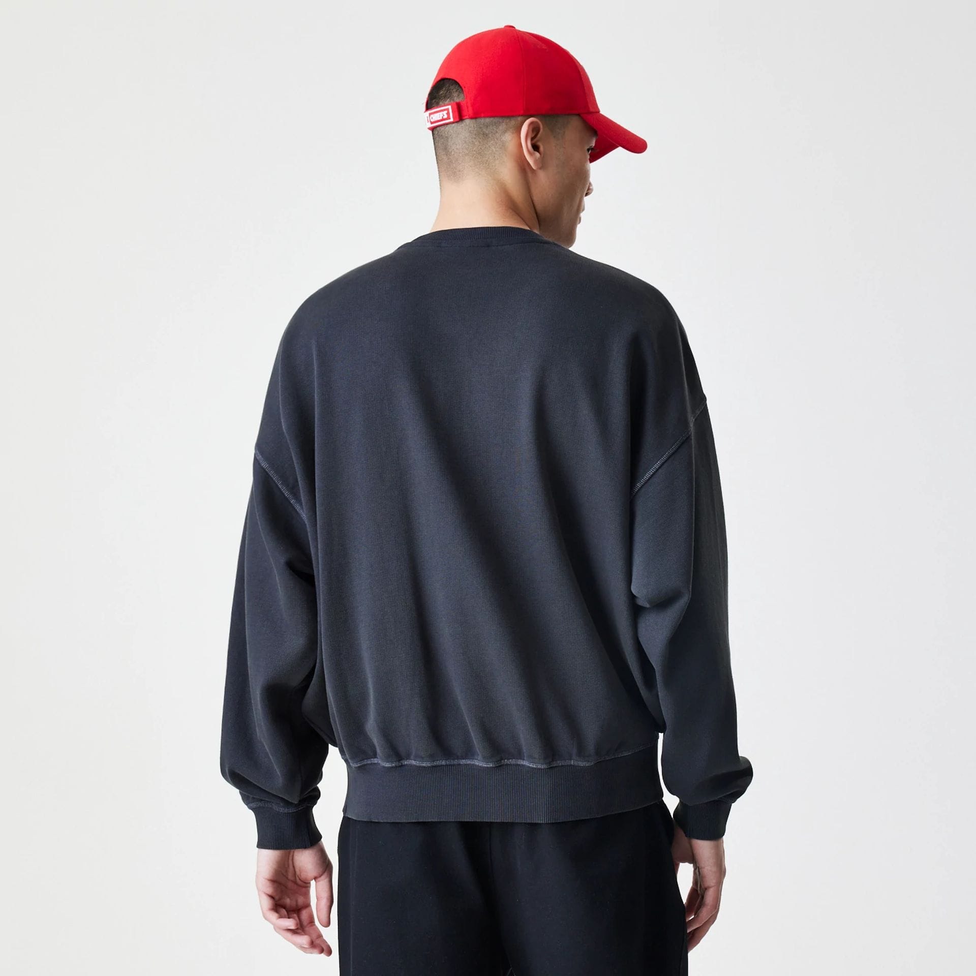 Kansas City Chiefs NFL Washed Boxy Black Oversized Crew Neck Sweater-kentox - Image 2