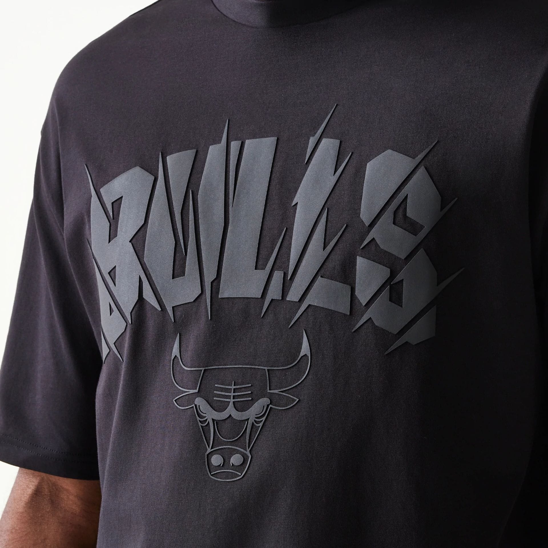 Chicago Bulls NBA Black Oversized T-Shirt-kentox - Image 4