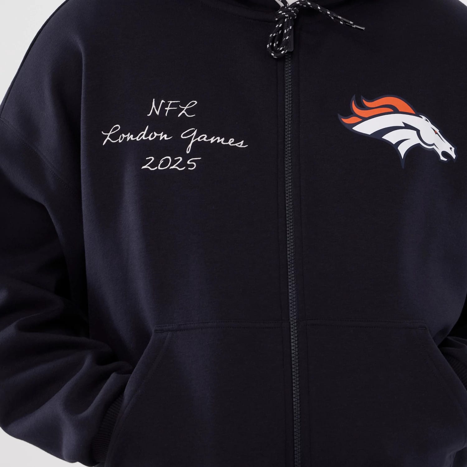 Denver Broncos NFL International Series Games 2025 Navy Premium Pullover Hoodie-kentox - Image 3