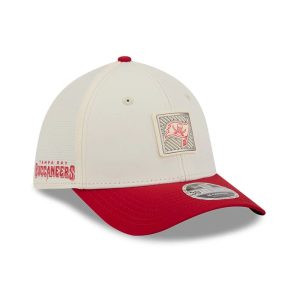 Buccaneers NFL Training 2026 White 39THIRTY M-Crown Stretch Fit Cap-kentox