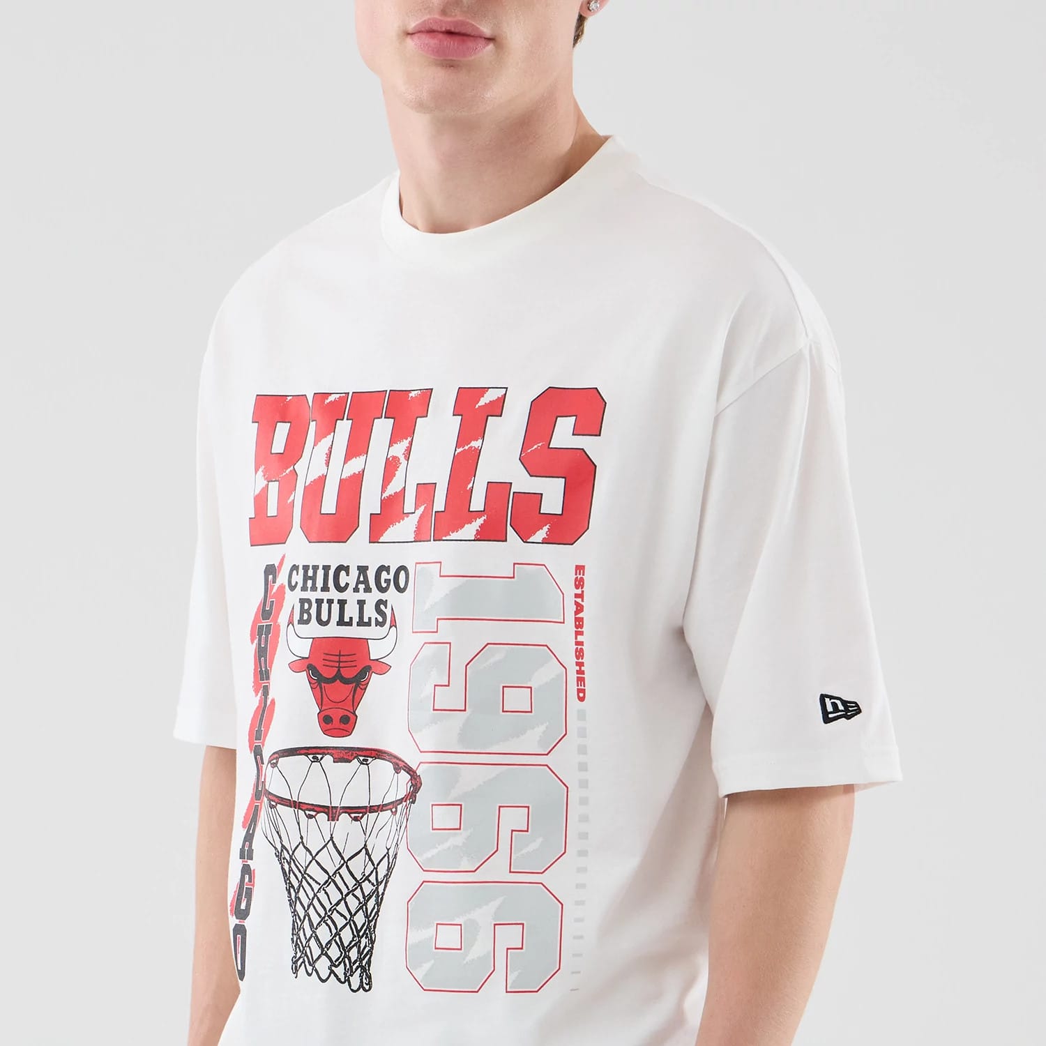 Chicago Bulls NBA Basketball Graphic White Oversized T-Shirt-kentox - Image 4