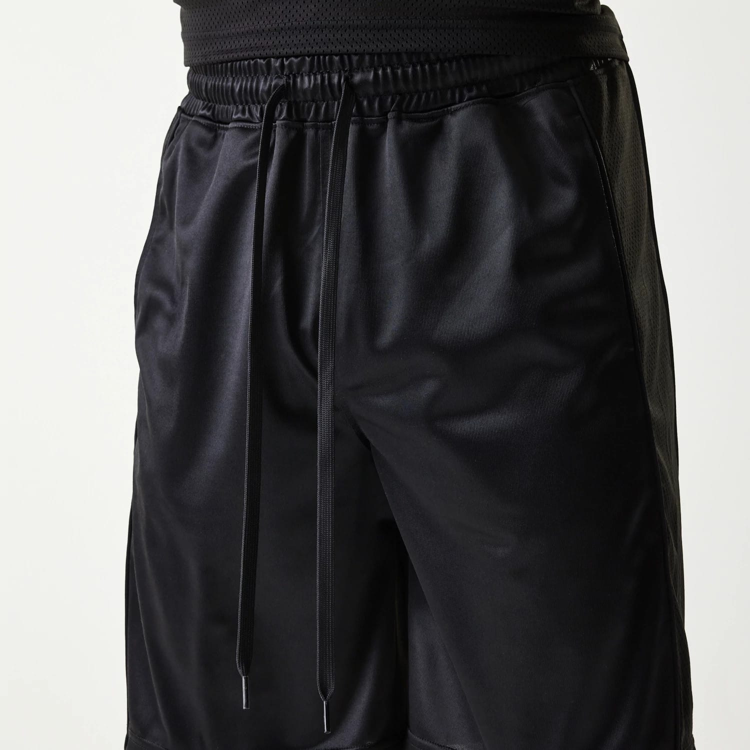 New Era Retro Sports Black Mesh Shorts-kentox - Image 3