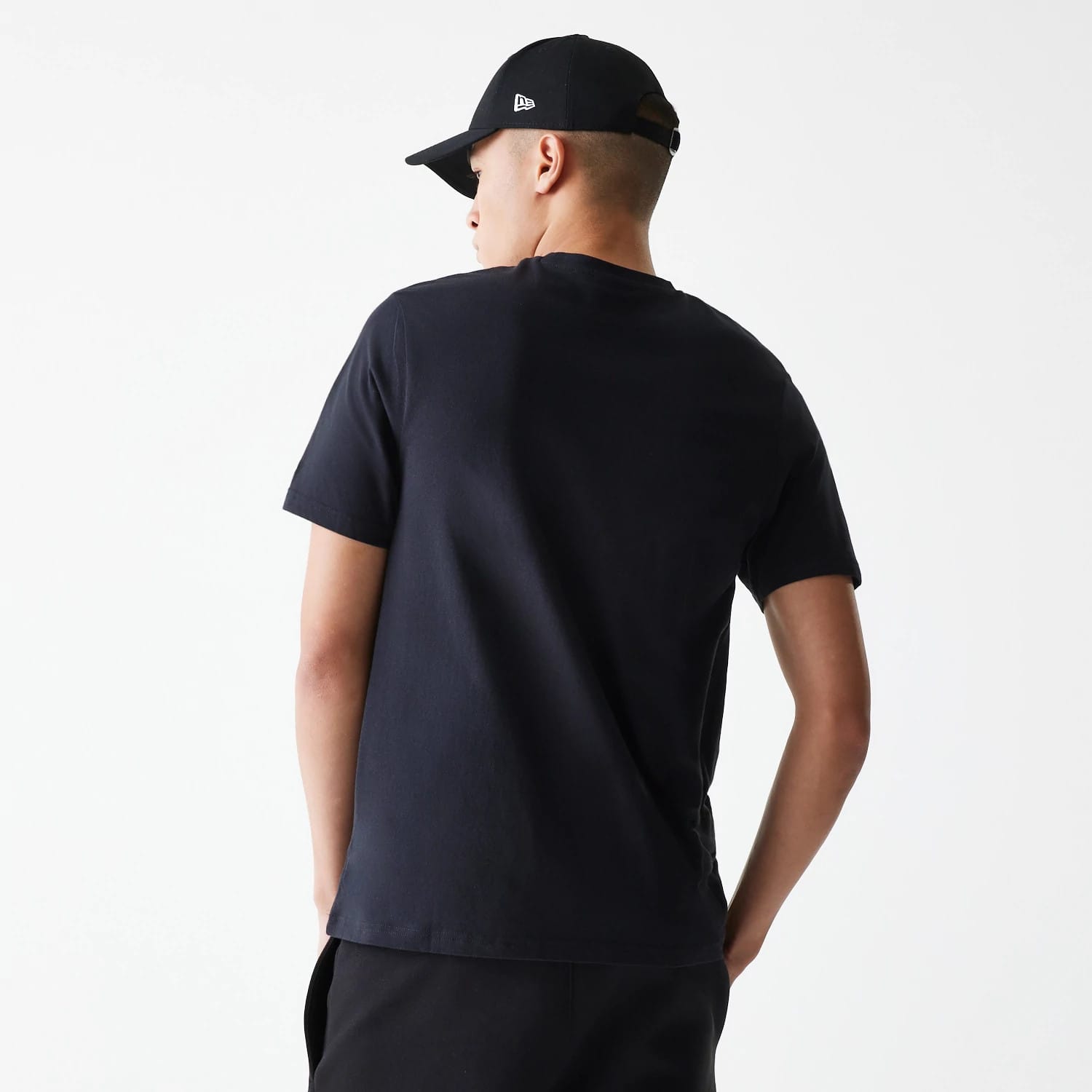 LA Lakers NBA Logo Black T-Shirt-kentox - Image 2