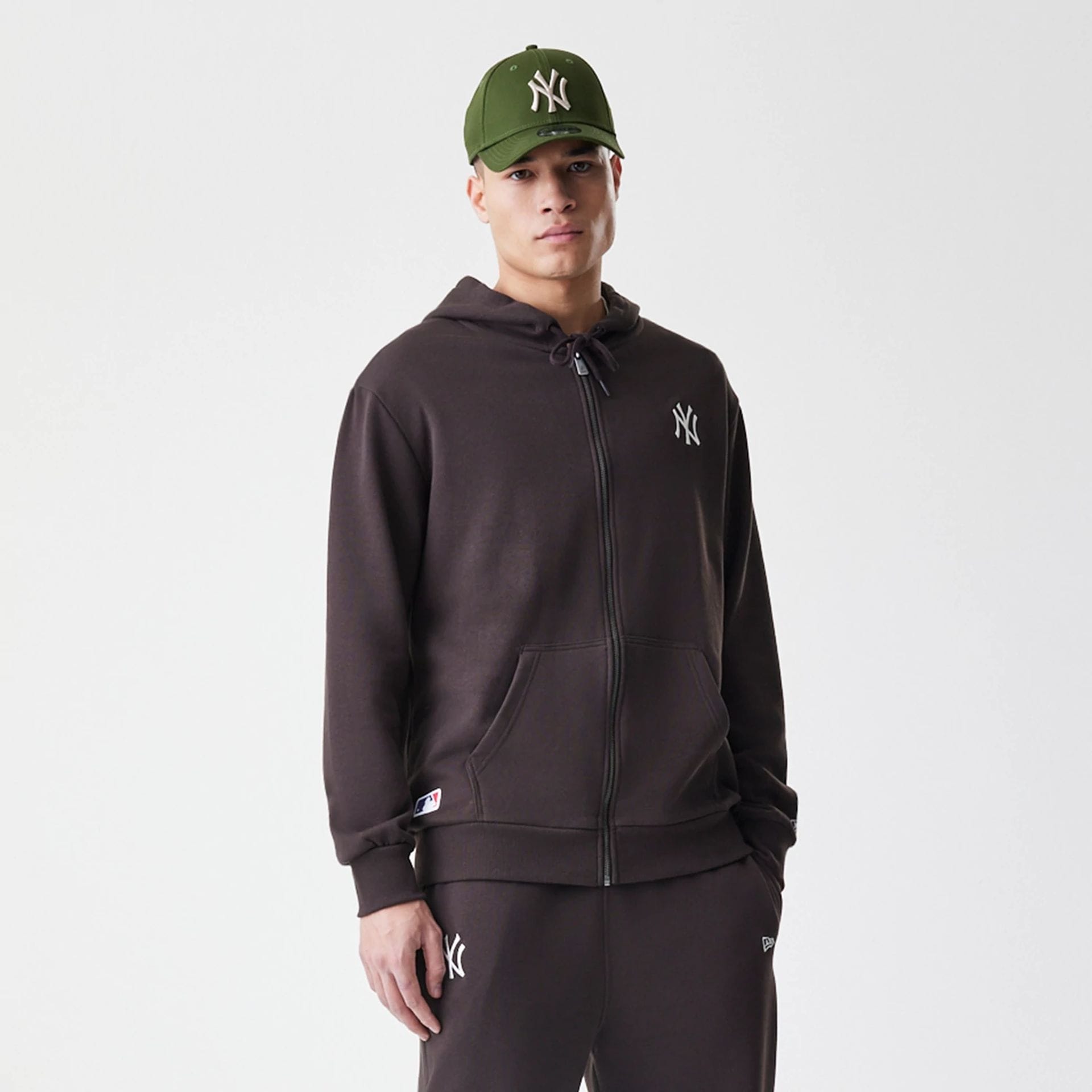 New York Yankees MLB Midi League Essential Dark Brown Full Zip Hoodie-kentox - Image 3