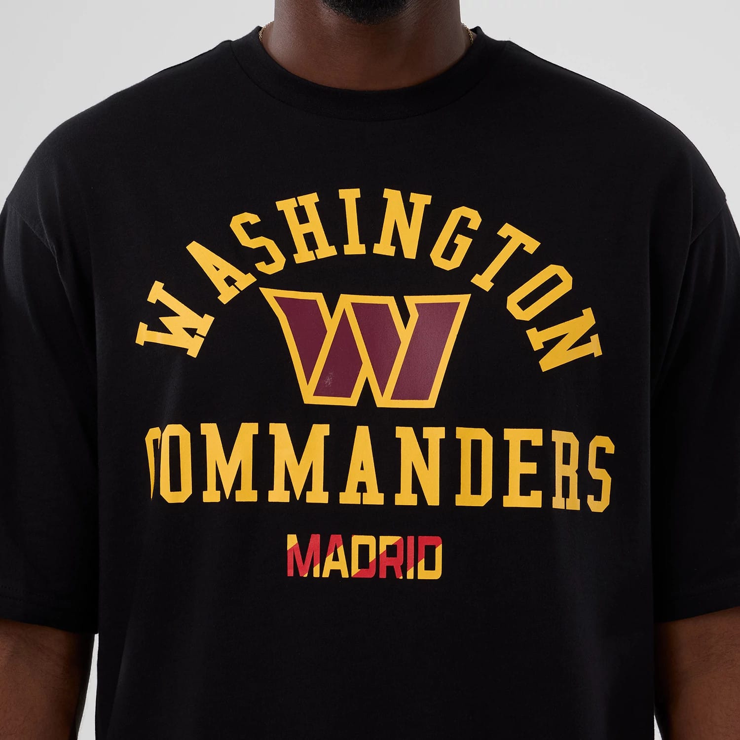 Washington Commanders NFL International Series Games 2025 Black Oversized T-Shirt-kentox - Image 3