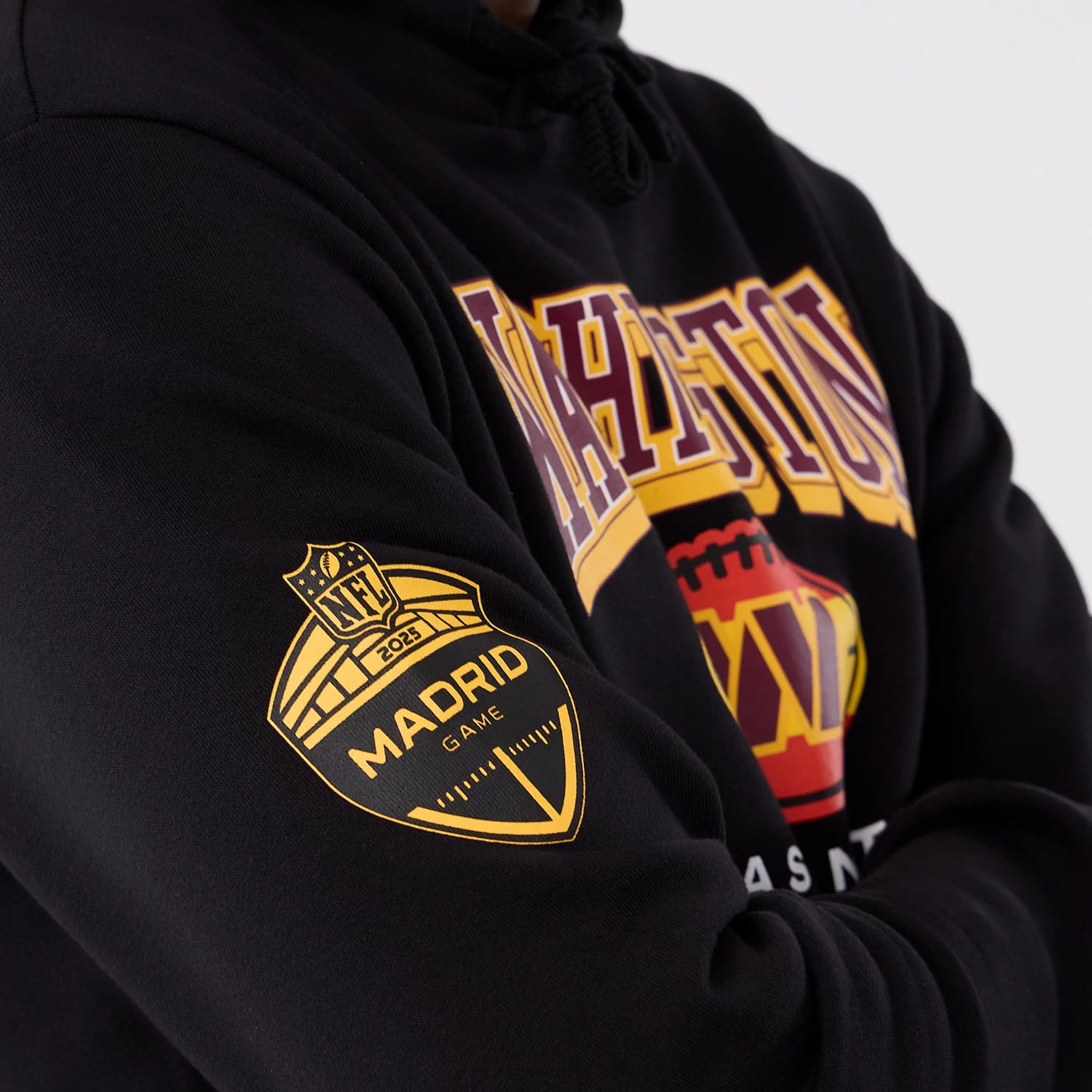 Washington Commanders NFL International Series Games 2025 Black Pullover Hoodie-kentox - Image 5