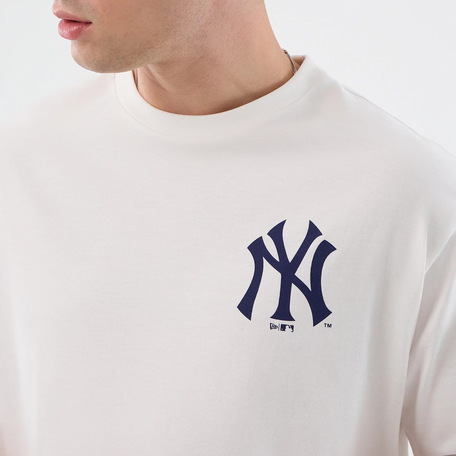 New York Yankees MLB Cap Graphic White Oversized T-Shirt-kentox - Image 6