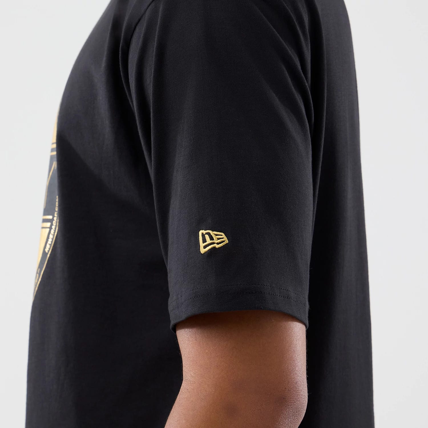 New Era Sticker London Black Oversized T-Shirt-kentox - Image 3